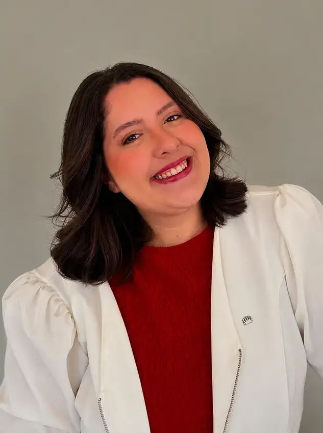 Dra. Júlia Scabora Teixeira, cirurgiã-dentista